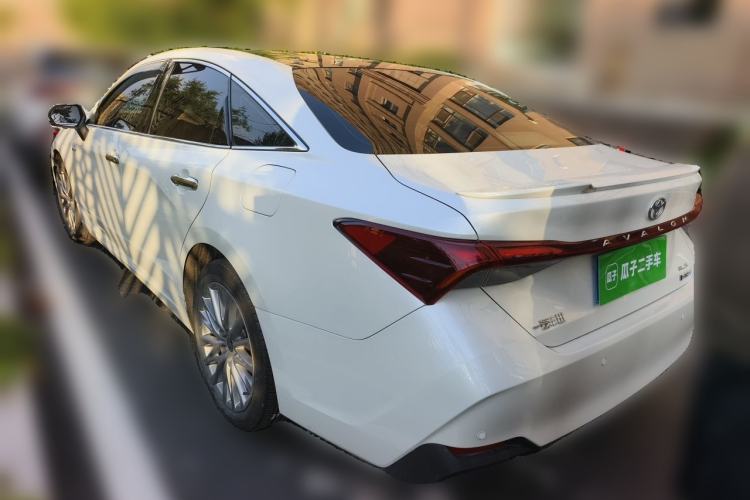 Used Toyota Avalon 2024 Dual-Engine 2.5L XLE Premium Edition Rear Left 45 Deg