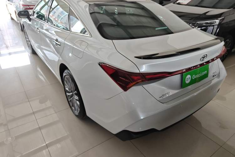Used Toyota Avalon 2024 Dual-Engine 2.5L XLE Premium Edition Rear Left 45 Deg