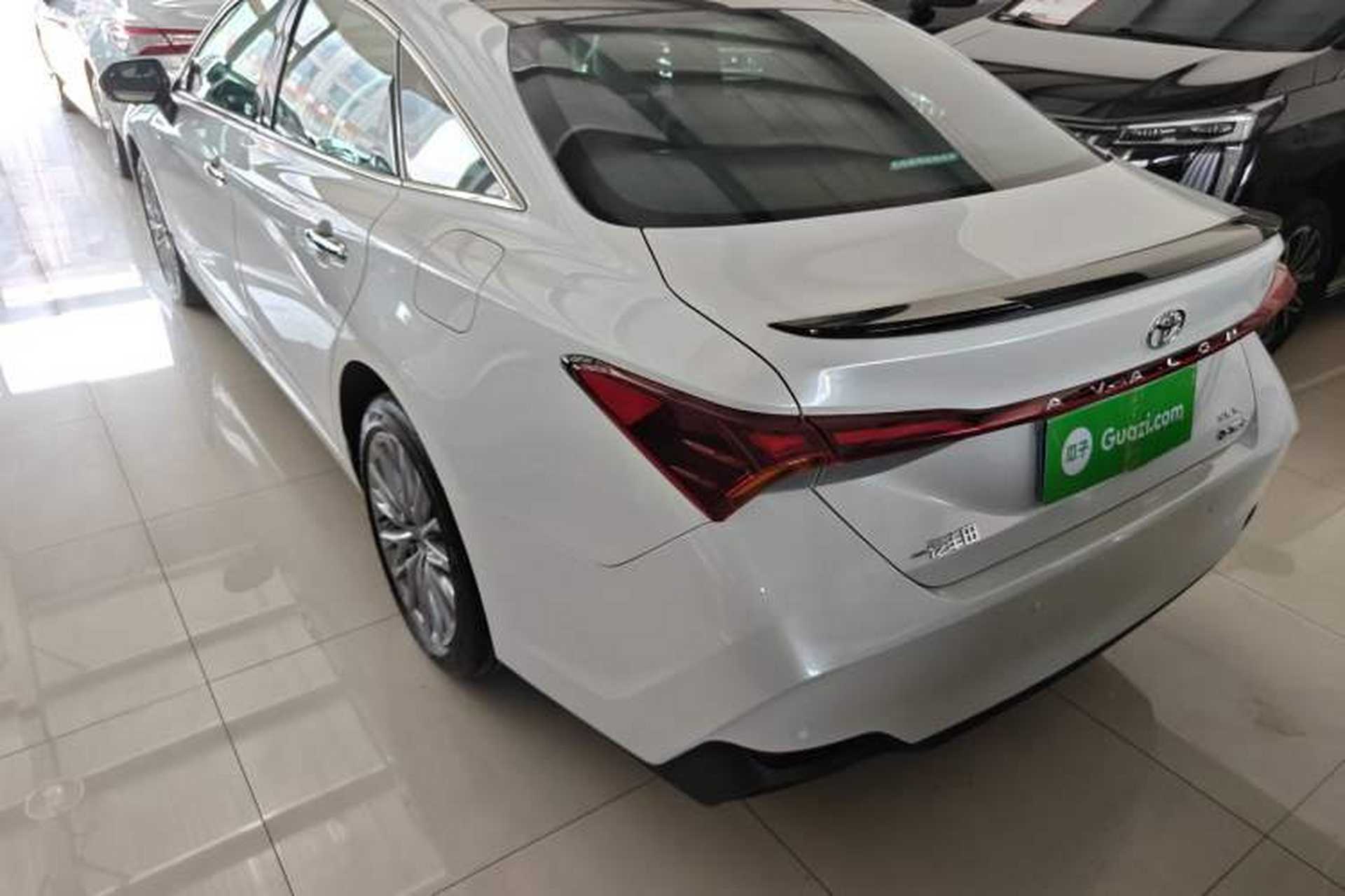 Used Toyota Avalon 2024 Dual-Engine 2.5L XLE Premium Edition Rear Left 45 Deg