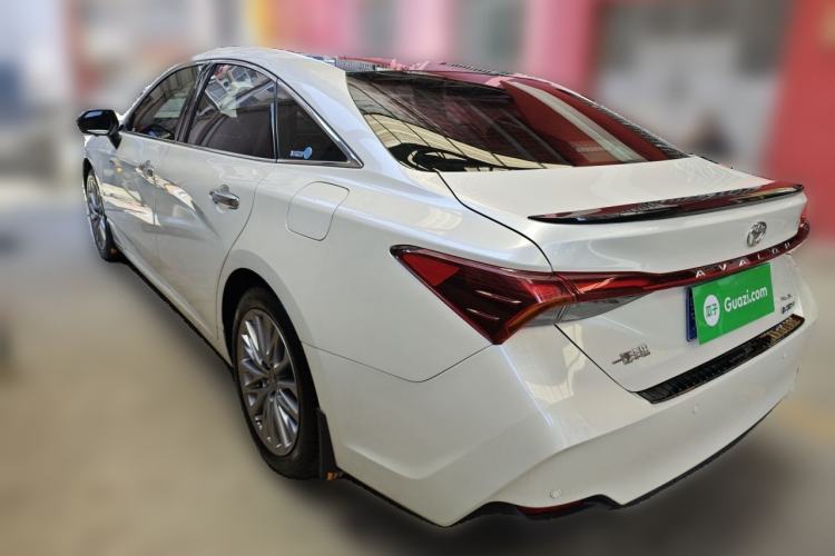 Used Toyota Avalon 2024 Dual-Engine 2.5L XLE Premium Edition Rear Left 45 Deg