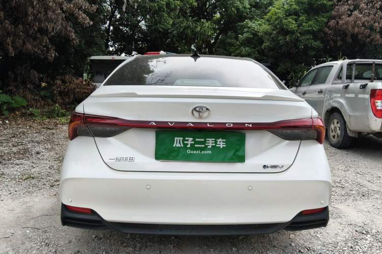 Used Toyota Avalon 2024 Dual-Motor 2.0L Luxury Edition Rear