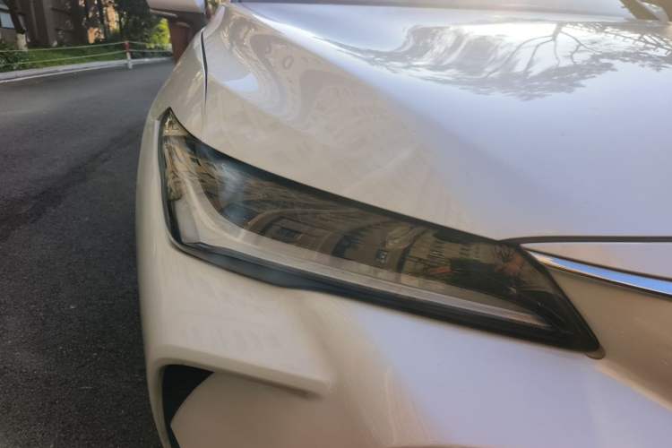 Used Toyota Avalon 2024 Dual-Engine 2.5L XLE Premium Edition Right Front Headlight