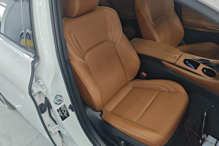 Used Toyota Avalon 2024 Dual-Motor 2.0L Luxury Edition Right Front Seat