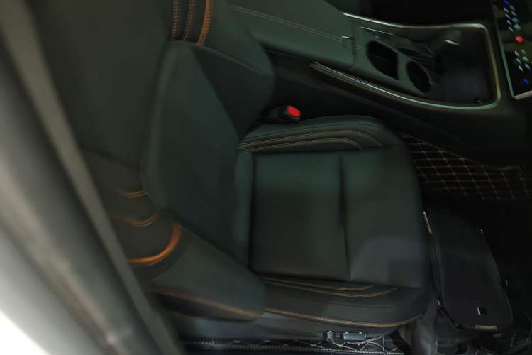 Used Toyota Avalon 2024 2.0L Premium Edition Right Front Seat