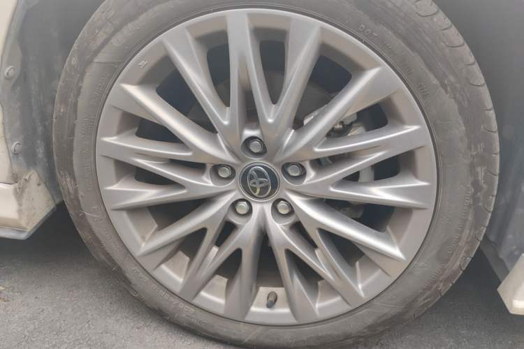 Used Toyota Avalon 2024 Dual-Motor 2.0L Premium Edition Right Front Wheel Hub