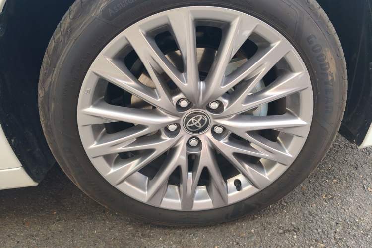 Used Toyota Avalon 2024 Dual-Motor 2.0L Luxury Edition Right Front Wheel Hub