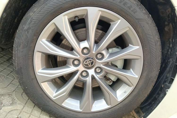 Used Toyota Avalon 2024 2.0L Ambition Edition Right Front Wheel Hub