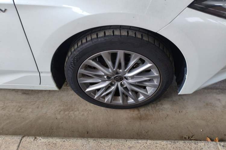 Used Toyota Avalon 2024 Dual-Motor 2.0L Luxury Edition Right Front Wheel Hub