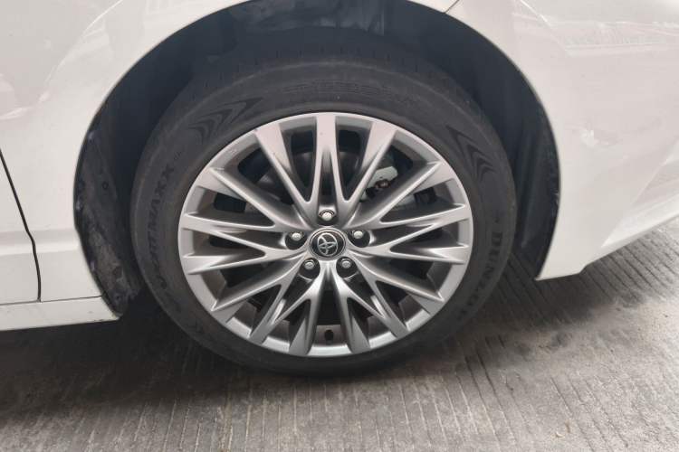 Used Toyota Avalon 2024 2.0L Luxury Edition Right Front Wheel Hub