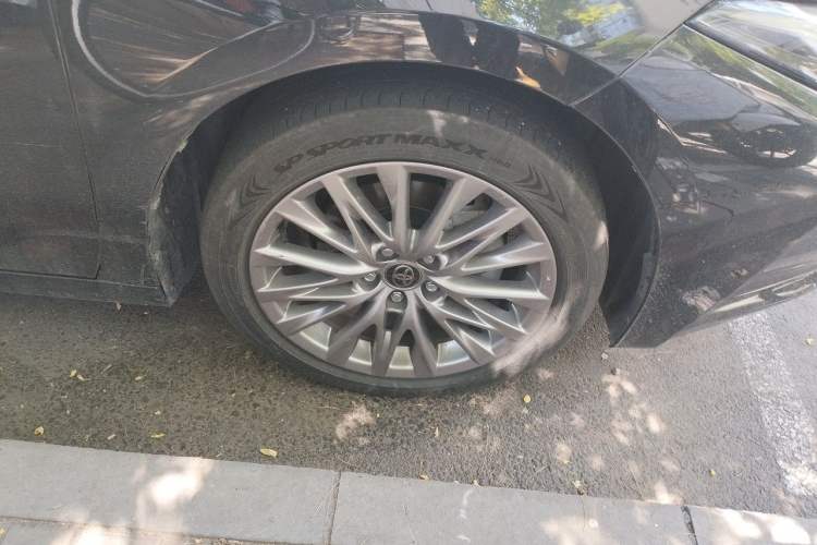 Used Toyota Avalon 2024 Dual-Motor 2.0L Luxury Edition Right Front Wheel Hub