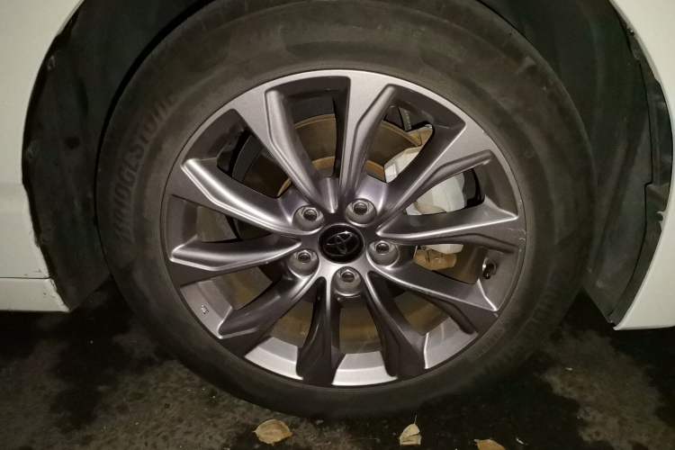 Used Toyota Avalon 2024 Dual-Motor 2.0L Premium Edition Right Front Wheel Hub