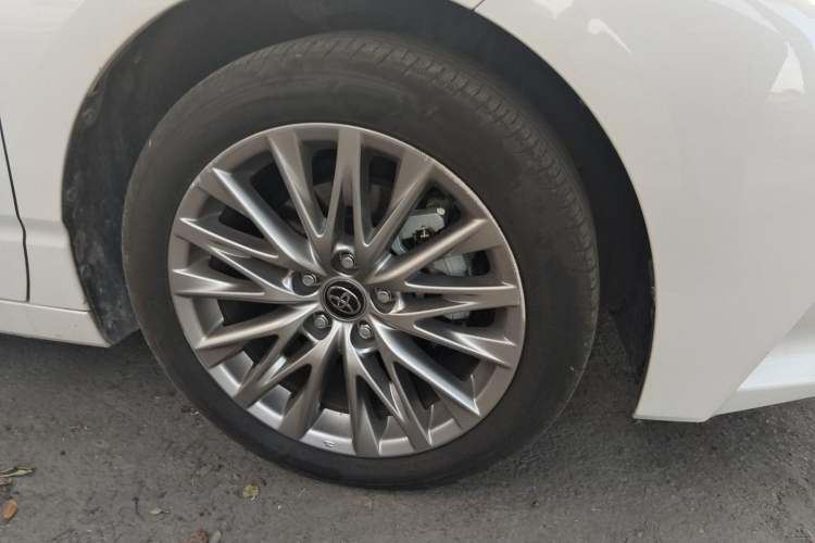 Used Toyota Avalon 2024 Dual-Motor 2.0L Premium Edition Right Front Wheel Hub