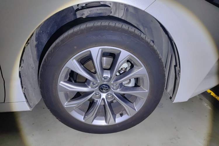 Used Toyota Avalon 2024 2.0L Ambition Edition Right Front Wheel Hub
