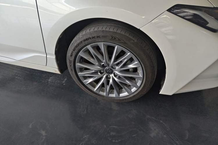 Used Toyota Avalon 2024 2.0L Luxury Edition Right Front Wheel Hub