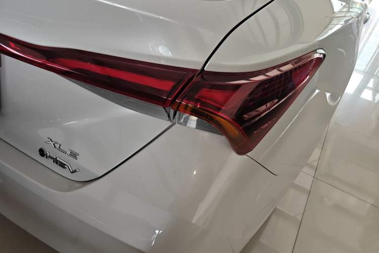 Used Toyota Avalon 2024 Dual-Engine 2.5L XLE Premium Edition Right Rear Taillight
