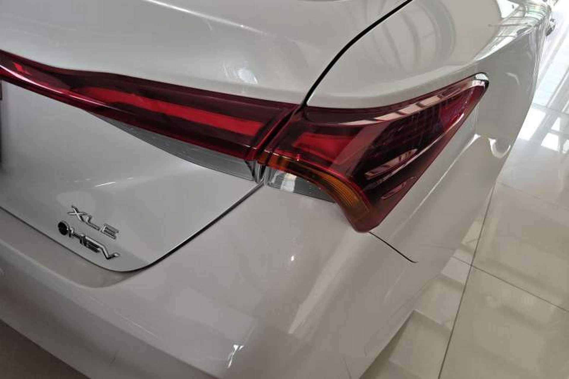 Used Toyota Avalon 2024 Dual-Engine 2.5L XLE Premium Edition Right Rear Taillight