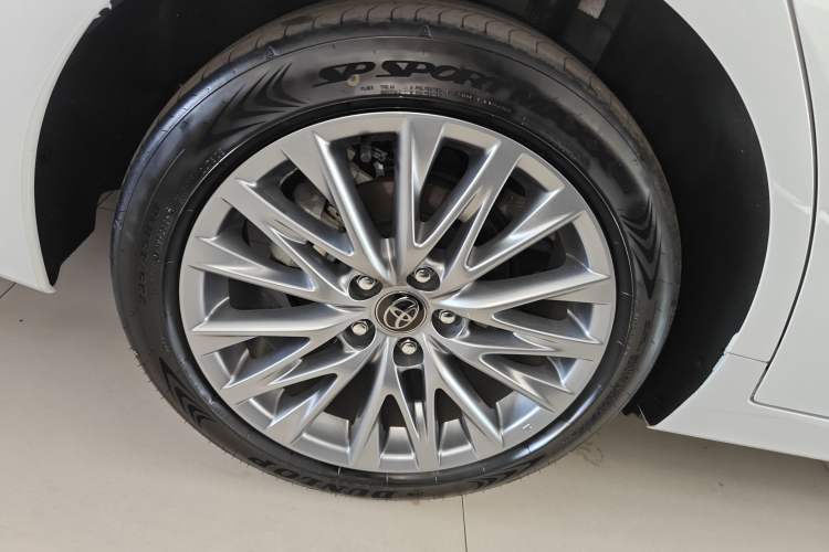 Used Toyota Avalon 2024 Dual-Engine 2.5L XLE Premium Edition Right Rear Wheel Hub