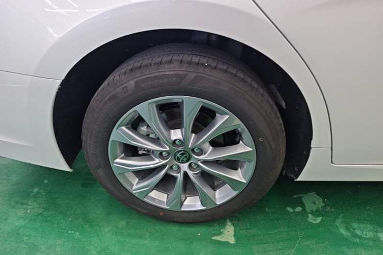 Used Toyota Avalon 2024 2.0L Ambition Edition Right Rear Wheel Hub