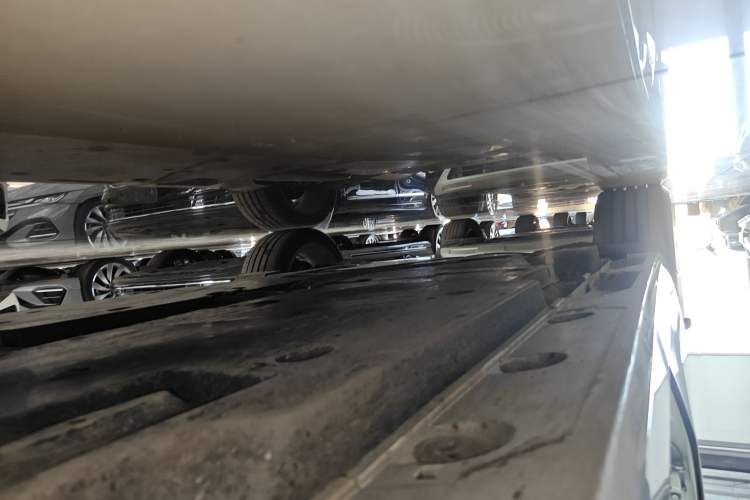 Used Toyota Avalon 2024 Dual-Engine 2.5L XLE Premium Edition Right Side Sill