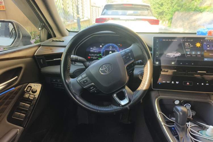 Used Toyota Avalon 2024 Dual-Engine 2.5L XLE Premium Edition Steering Wheel