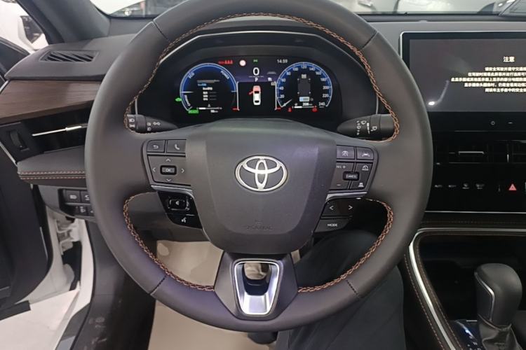 Used Toyota Avalon 2024 Dual-Engine 2.5L XLE Premium Edition Steering Wheel