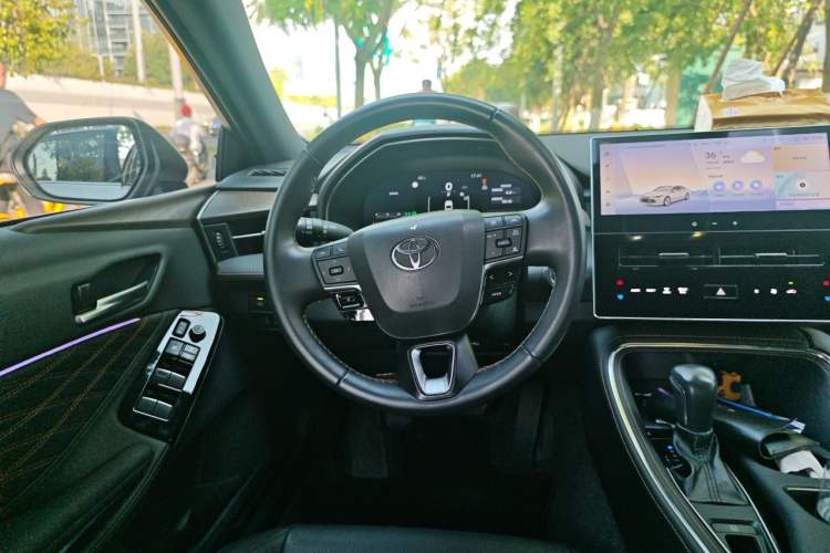 Used Toyota Avalon 2024 Dual-Engine 2.5L XLE Premium Edition Steering Wheel