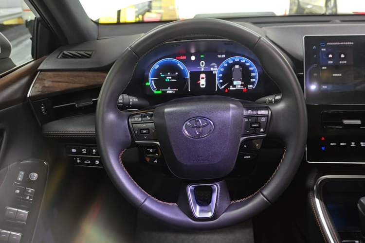 Used Toyota Avalon 2024 Dual-Motor 2.0L Premium Edition Steering Wheel