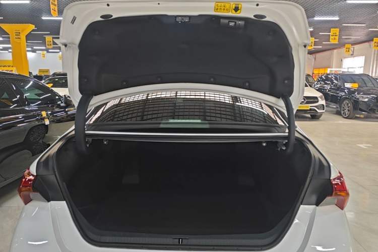 Used Toyota Avalon 2024 Dual-Motor 2.0L Luxury Edition Trunk