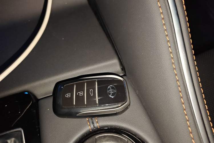 Used Toyota Avalon 2024 Dual-Engine 2.5L XLE Premium Edition Vehicle Key