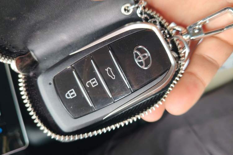 Used Toyota Avalon 2024 Dual-Motor 2.0L Luxury Edition Vehicle Key