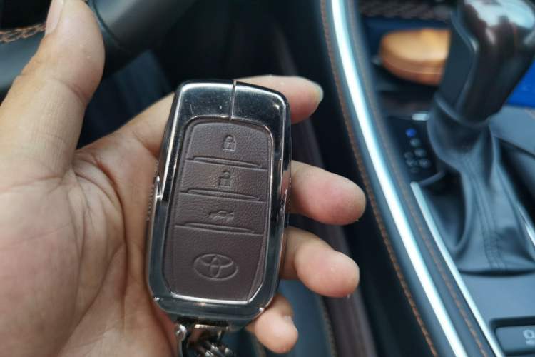 Used Toyota Avalon 2024 Dual-Motor 2.0L Luxury Edition Vehicle Key
