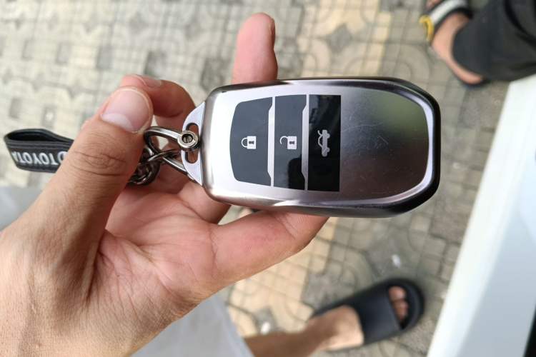 Used Toyota Avalon 2024 2.0L Ambition Edition Vehicle Key