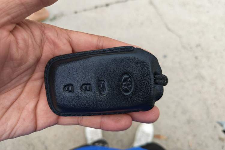 Used Toyota Avalon 2024 2.0L Ambition Edition Vehicle Key