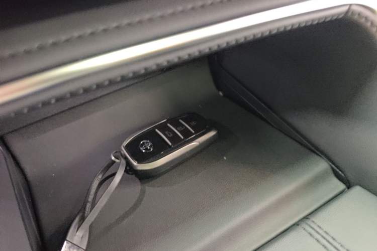 Used Toyota Avalon 2024 2.0L Ambition Edition Vehicle Key