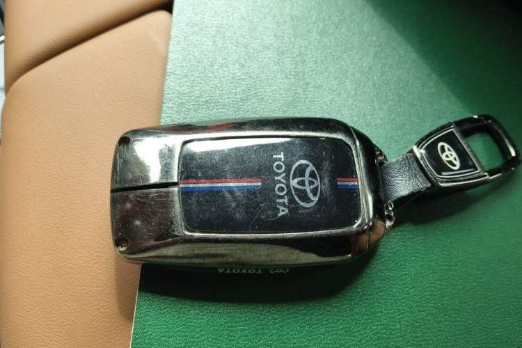 Used Toyota Avalon 2024 Dual-Motor 2.0L Luxury Edition Vehicle Key