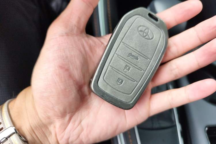 Used Toyota Avalon 2024 Dual-Motor 2.0L Luxury Edition Vehicle Key