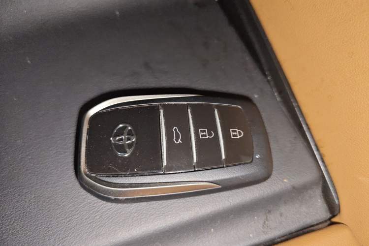 Used Toyota Avalon 2024 2.0L Luxury Edition Vehicle Key