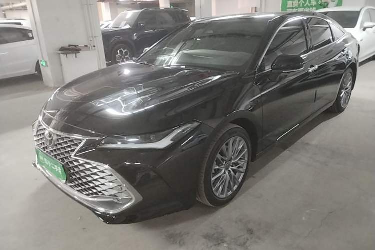 Toyota Avalon 2026 Dual-Engine 2.5L XLE Prestige Edition