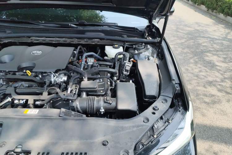 Used Toyota Avalon 2026 Dual-Engine 2.0L Prestige Edition Engine Bay Left