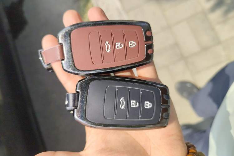 Used Toyota Avalon 2026 Dual-Engine 2.0L Prestige Edition Vehicle Key