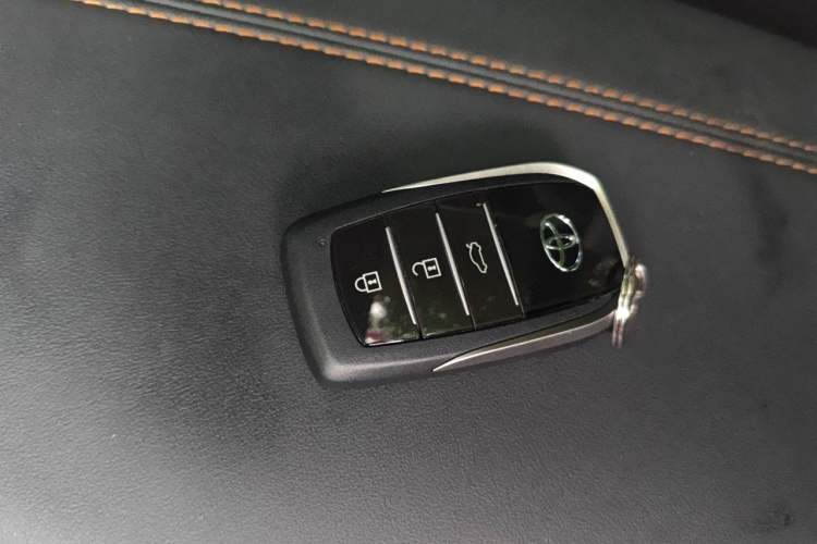 Used Toyota Avalon 2026 Dual-Engine 2.0L Luxury Edition Vehicle Key