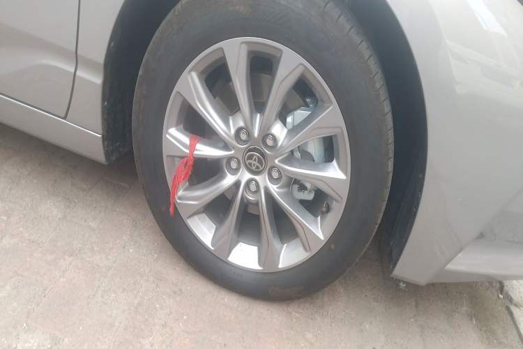 Used Toyota Avalon 2026 2.0L Progressive Edition Right Front Wheel Hub