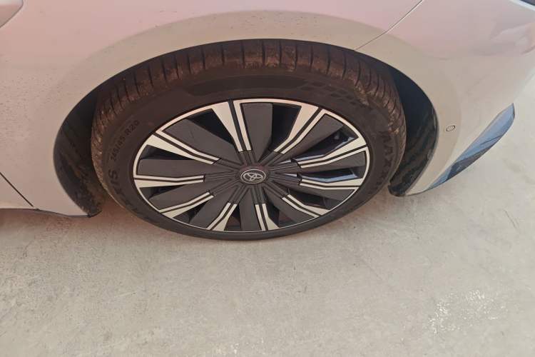 Used Toyota Baozhi 7 2026 700 Max LiDAR version Right Front Wheel Hub