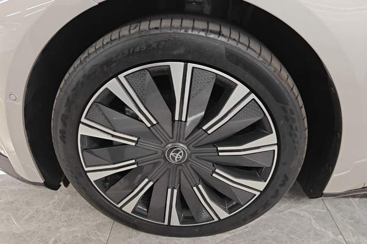 Used Toyota Baozhi 7 2026 700 Max LiDAR version Left Front Wheel Hub