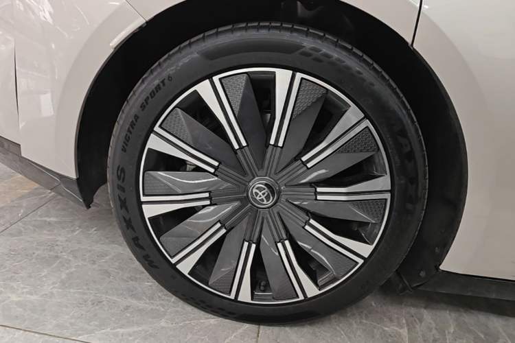 Used Toyota Baozhi 7 2026 700 Max LiDAR version Right Rear Wheel Hub