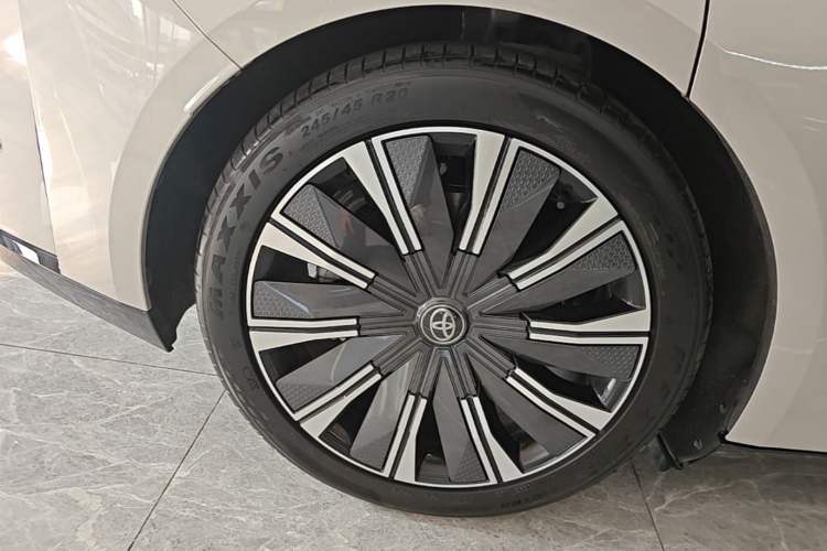 Used Toyota Baozhi 7 2026 710 Ultra LiDAR version Right Rear Wheel Hub
