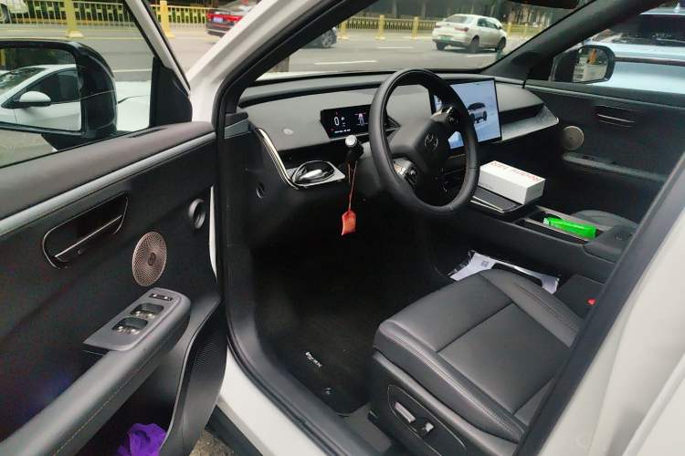 Used Toyota BZ 3X 2025 520 Pro Driver Seat