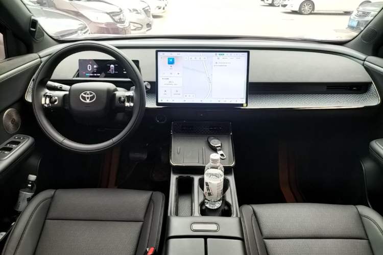 Used Toyota BZ 3X 2025 520 Pro+ Center Console
