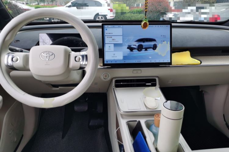 Used Toyota BZ 3X 2025 520 Pro Center Console