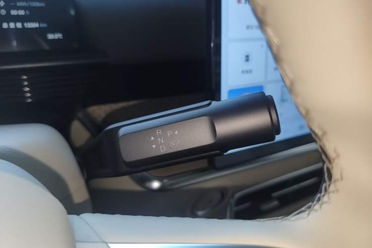 Used Toyota BZ 3X 2025 520 Pro+ LiDAR Edition Gear Lever
